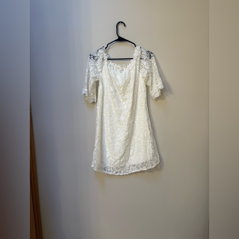 Elegant White Lace Dress